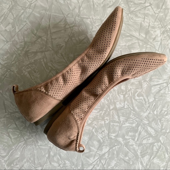 NWOT Sophie17 Blush Perforated Ballet Flat 7 - Picture 5 of 8